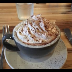 Meet your Posher, Mia